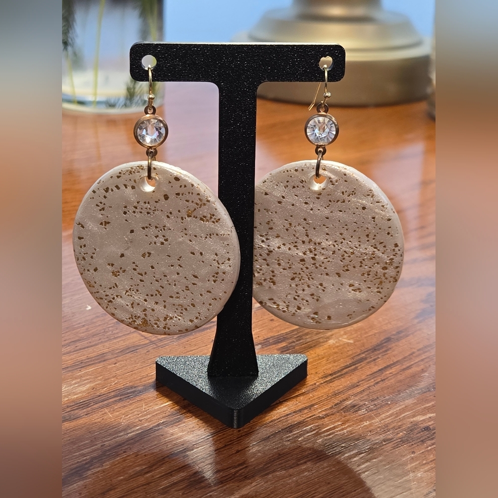 Elegant‎ Tan Shimmer Statement Earrings - Picture 2 of 6